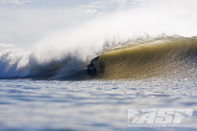 Heitor Alves achou o tubo no Quiksilver Pro New York. Foto: ASP/Rowland.