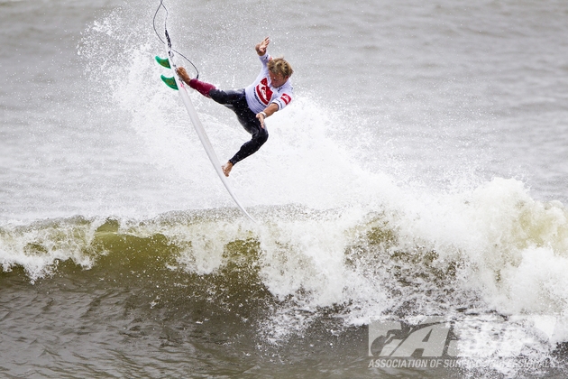 Josh Kerr muito voar mais alto no tour. Foto: ASP/Rowland