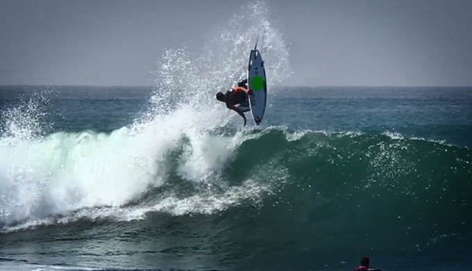 Gabriel Medina sem a lycra em Lower Trestles - LaybackLayback